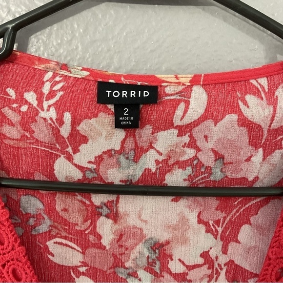 Torrid Babydoll Gauze Crochet Trim Lace-Up Top size 2 (2x) 18-20 - Picture 7 of 9